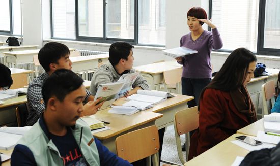 中亚东干族留学生：学汉语是“寻根”亦是发展所需