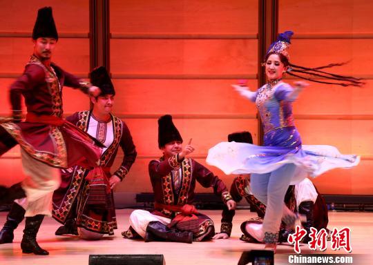 中国梦天山情歌舞晚会在悉尼演出(图)