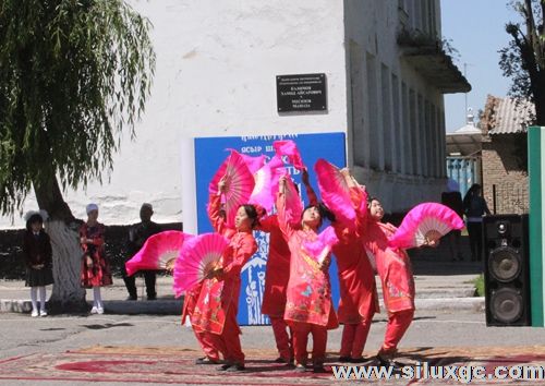 东干语诗人诞辰110周年纪念活动在吉尔吉斯斯坦举行