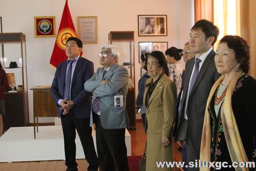 东干语诗人诞辰110周年纪念活动在吉尔吉斯斯坦举行