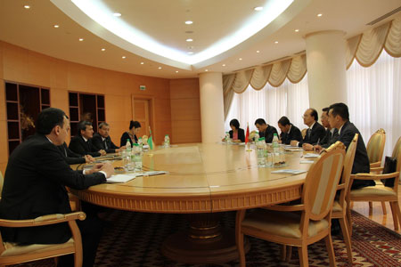 外交部部长助理李惠来赴土库曼斯坦举行两国外交部磋商和中土合作委员会安全合作分委会第六次会议
