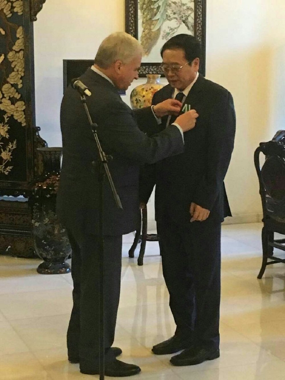 中国国家反恐安全专员程国平被授予俄友谊勋章