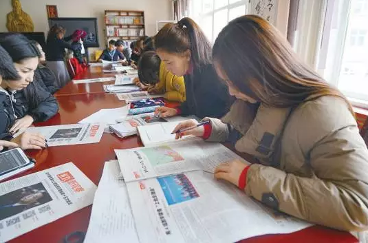 孔子学院将《丝路新观察》报当做高年级教材 推进中吉文化交流硕果累累