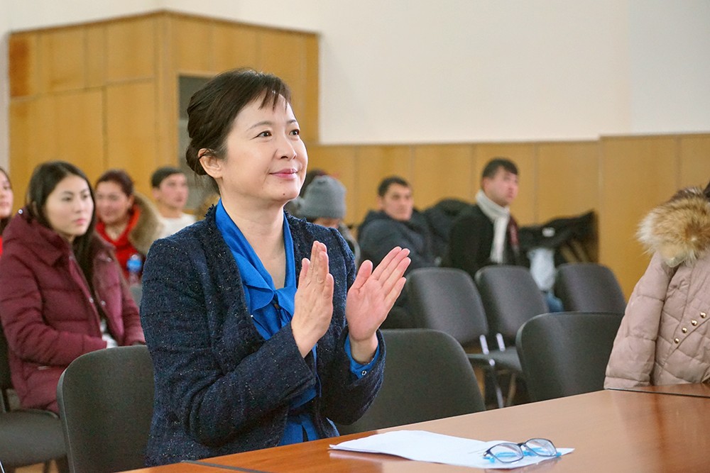 吉尔吉斯国立民族大学孔子学院举行第四届大学生汉语口语大赛
