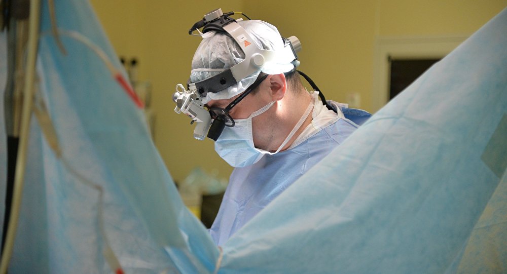 吉尔吉斯斯坦首例骨锚式助听器植入手术顺利实施