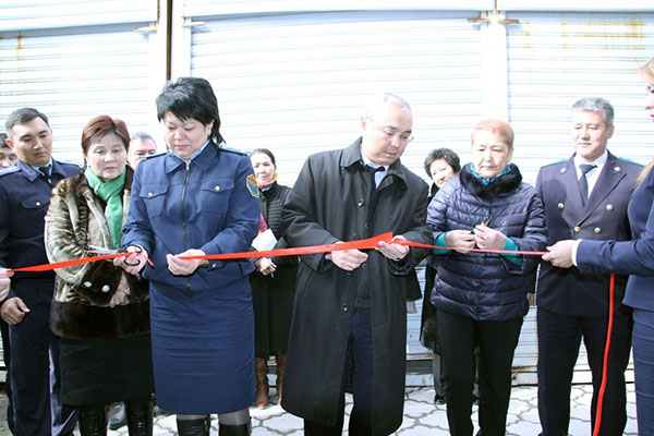 吉国家税务局在“dordoi”市场开设了第二家税务服务中心