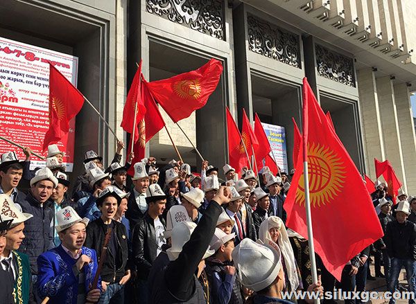 吉尔吉斯斯坦举行庆祝毡帽节活动