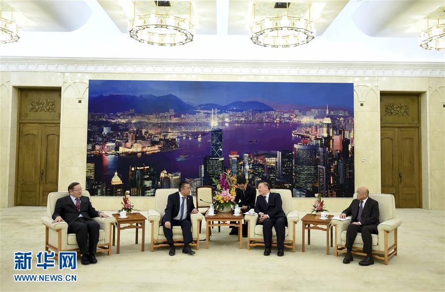 艾力更·依明巴海会见吉尔吉斯斯坦社会民主党干部考察团