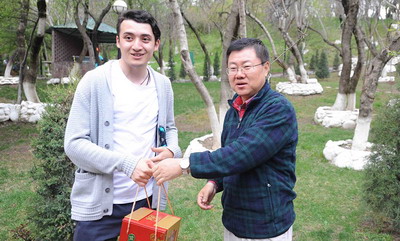 驻乌兹别克斯坦使馆为旅乌新疆籍少数民族华侨华人举办庆祝纳乌鲁斯节活动