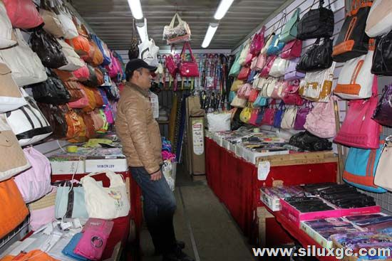 比什凯克：华人生意不惧经济寒冬“守望春天”