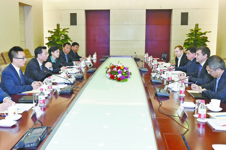 汪东进会见乌兹别克国家油气公司管委会主席苏尔坦诺夫