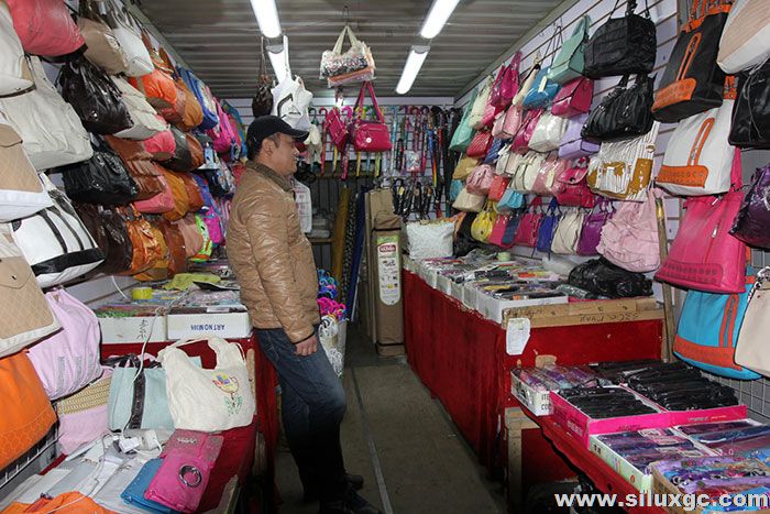 比什凯克华人不惧经济寒冬“守望春天”