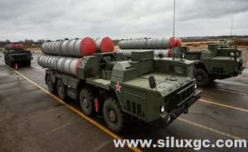 俄罗斯S-300防空导弹系统在伊朗阅兵仪式露面