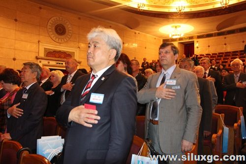 吉尔吉斯斯坦第八次全国人民民族联合代表大会召开