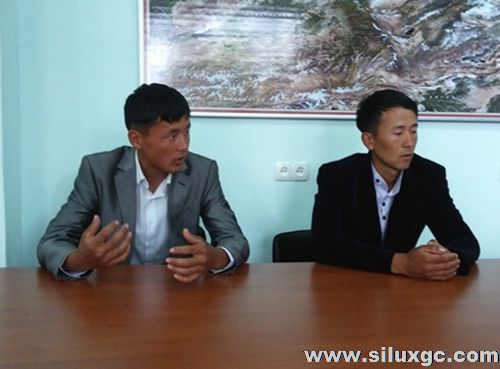 吉尔吉斯两青年山体滑坡瞬间救人 授予“英雄”表彰