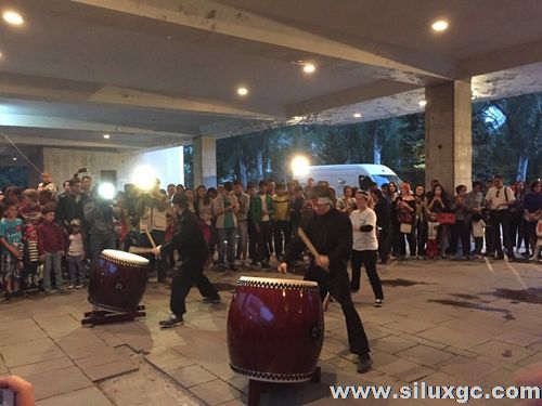 “博物馆之夜”点亮比什凯克人夜生活 日本音乐人助兴