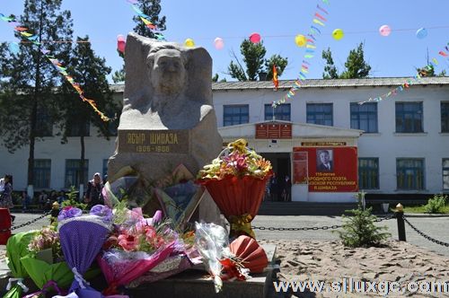 迁居海外百余年 乡音无改斯人去