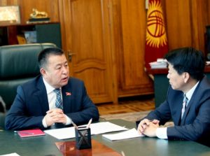 吉尔吉斯斯坦议长：期待中国新一轮投资
