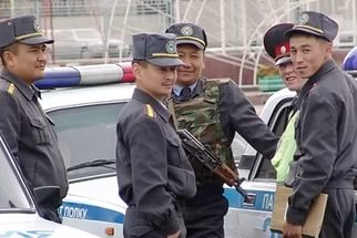 “最后一次下课铃”日逾3500名警察维持首都秩序
