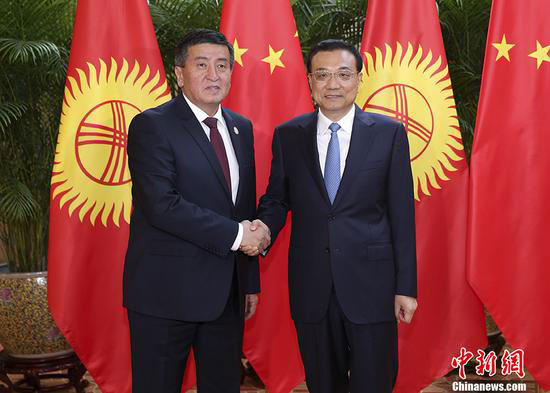 李克强同吉尔吉斯斯坦总理热恩别科夫举行会谈