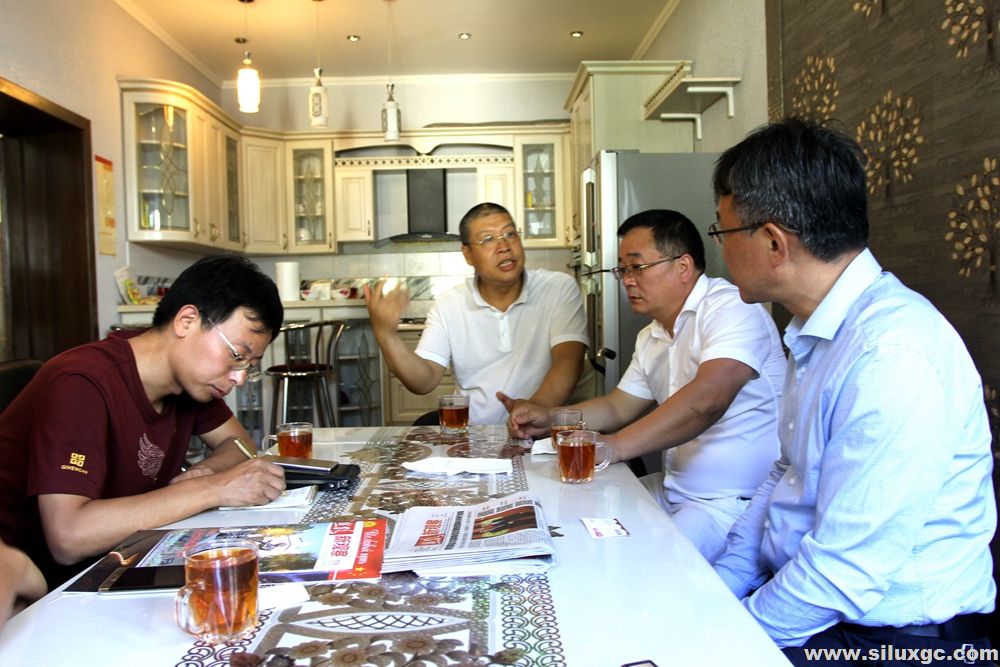 中原文化海外发展中心来《丝路新观察》多媒体交流参观