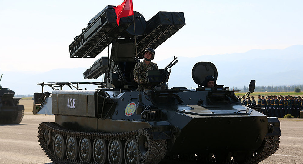 吉国独立日阅兵仪式
