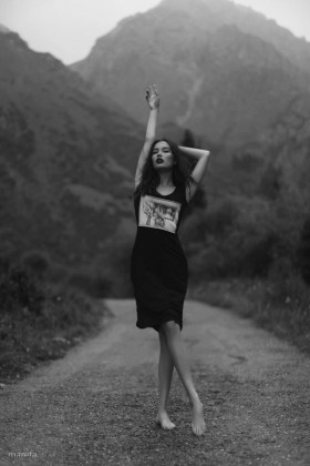 吉尔吉斯斯坦总统女儿设计自己的服装系列