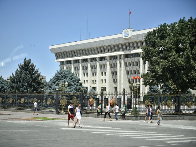 独立25年来吉尔吉斯斯坦的政客们都说了些什么
