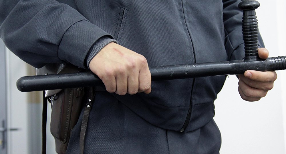 吉国执法人员因与歹徒来往遭解雇