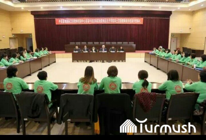 吉国13名学生在新疆师范大学进行短期汉语教师培训