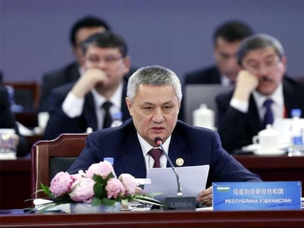 乌兹别克斯坦财政部长鲁斯塔姆·阿济莫夫表示：乌国支持中国关于建立丝绸之路经济带的倡议