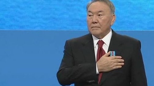 哈萨克斯坦总统：奉承对我不起作用