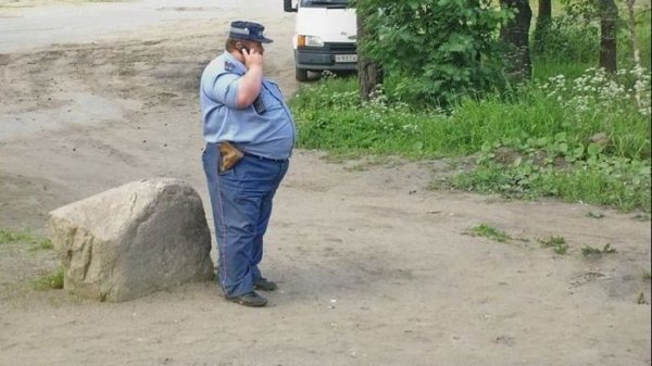 塔吉克斯坦内务部呼吁执法人员控制体重