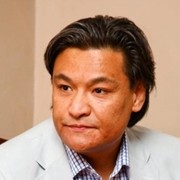 在吉尔吉斯该不该给官员送礼，该送什么？
