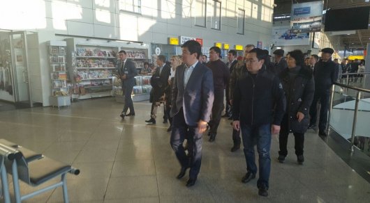 阿拉木图市长对机场进行视察，提出改善意见