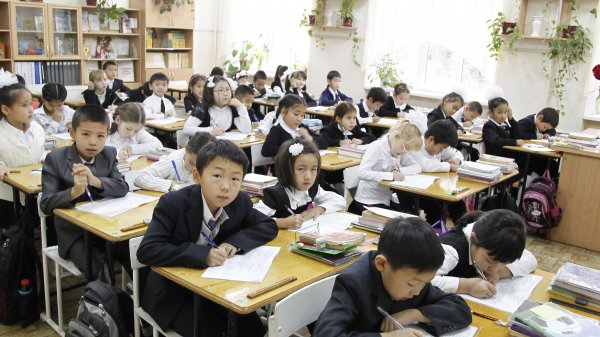 吉尔吉斯斯坦学生和学校数量实现双增长