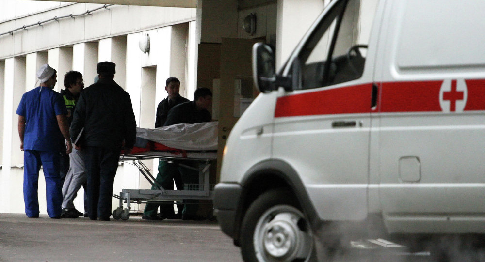 吉尔吉斯斯坦一辆奔驰车桥上坠下车内四人死亡